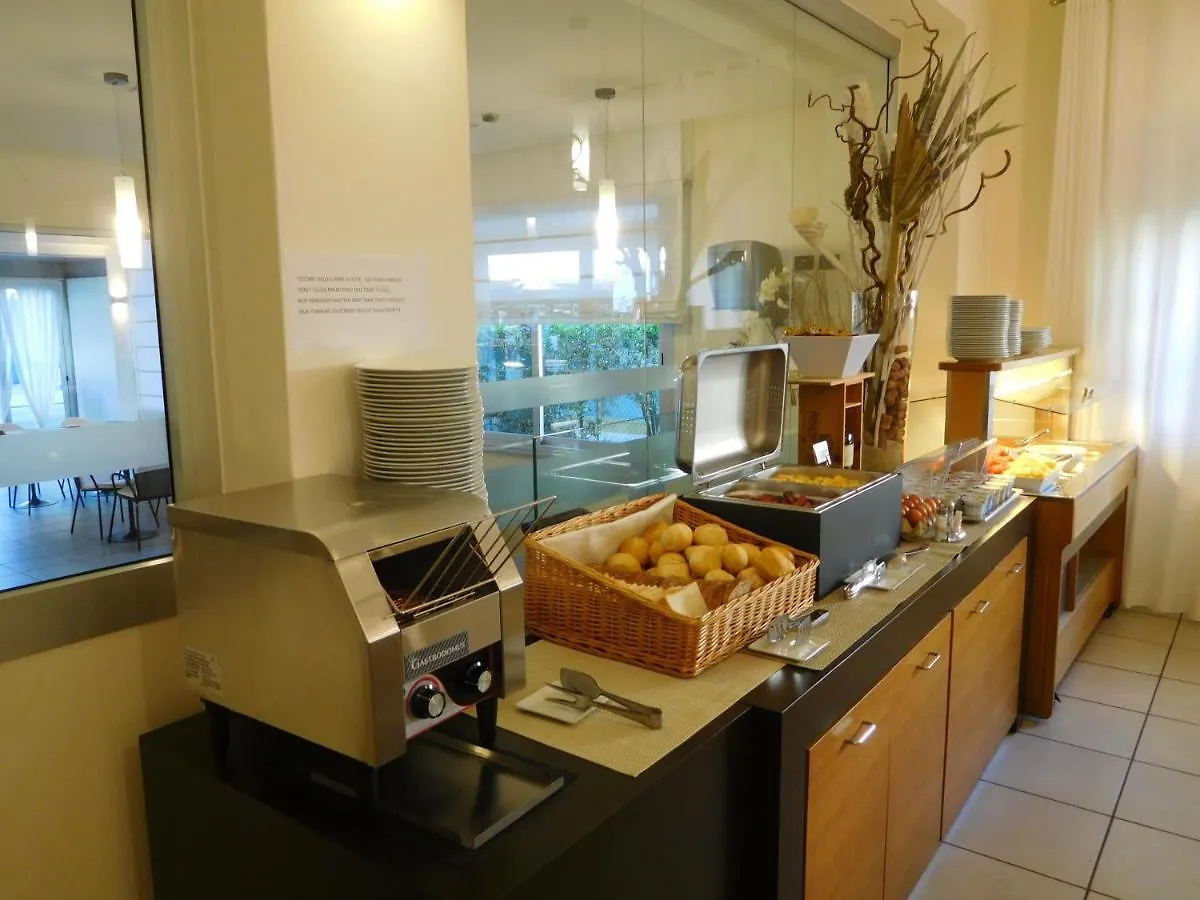 Hotel Emperador Lido di Jesolo 3*,